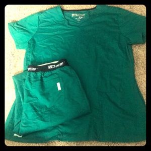 Grey’s Anatomy Active Scrubs
